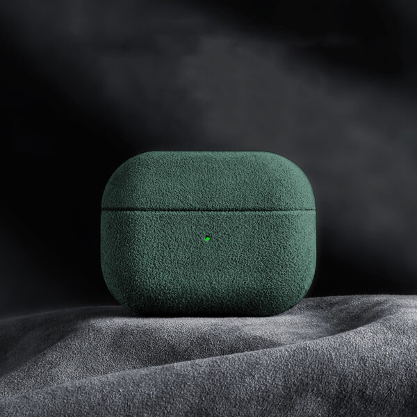 dbc9114f-cf5b-4c2f-89f5-d60b3d5b22ad.jpg Suede AirPods Pro 2 Case – Plush Clamshell Cover in 6 Colors