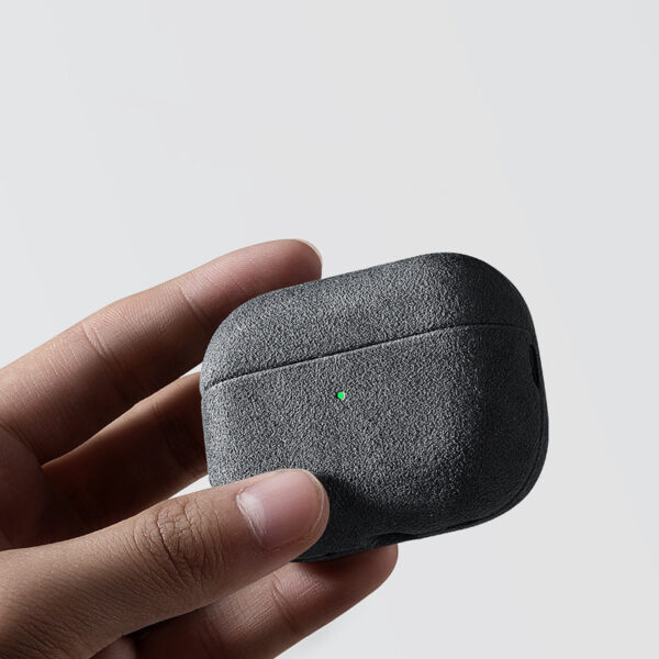 fab87ce8-1cd1-4af7-b8d5-08a7cf9301e0.jpg Suede AirPods Pro 2 Case – Plush Clamshell Cover in 6 Colors